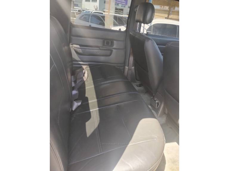 TOYOTA - HILUX - 1999/2000 - Preta - R$ 79.900,00