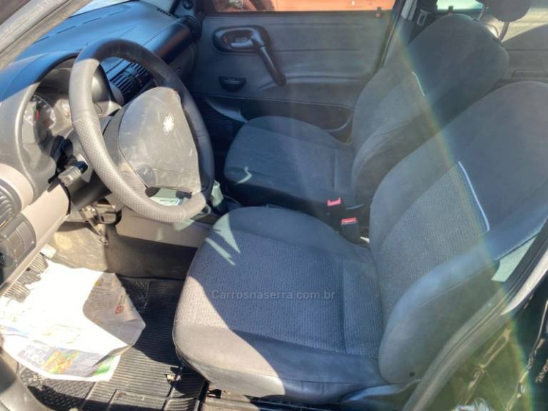 CHEVROLET - CORSA - 2015/2015 - Preta - R$ 32.900,00