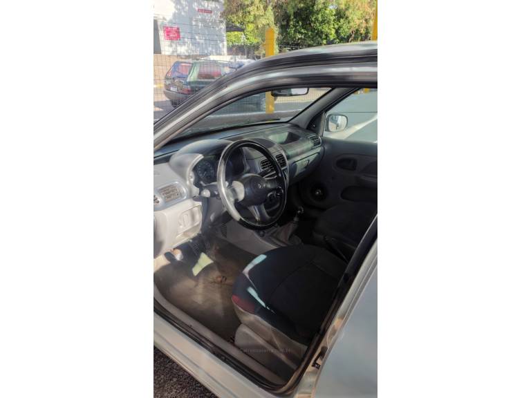 RENAULT - CLIO - 2002/2002 - Prata - R$ 12.900,00