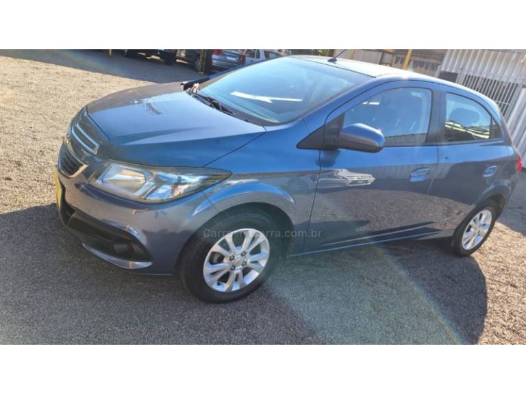 CHEVROLET - ONIX - 2013/2014 - Azul - R$ 45.900,00