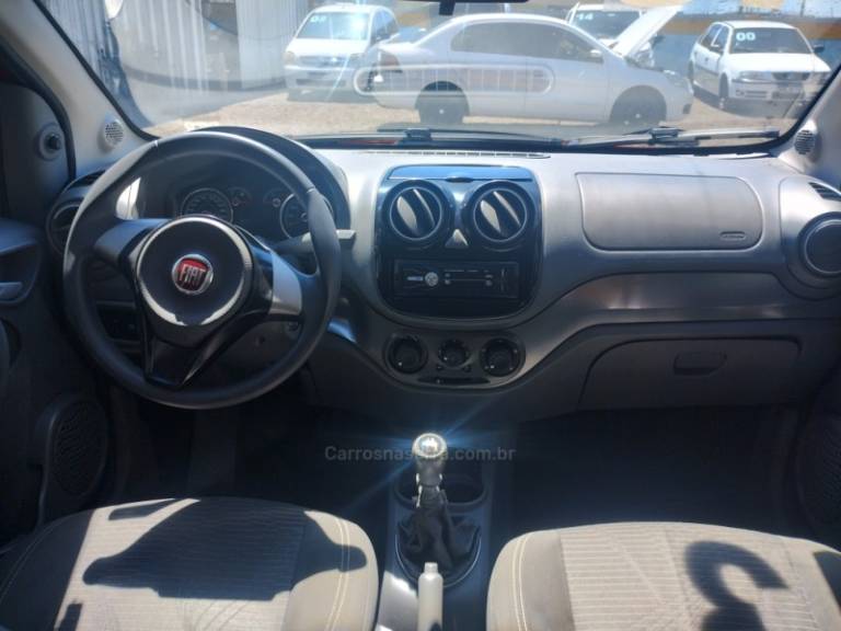 FIAT - PALIO - 2013/2013 - Vermelha - R$ 37.900,00